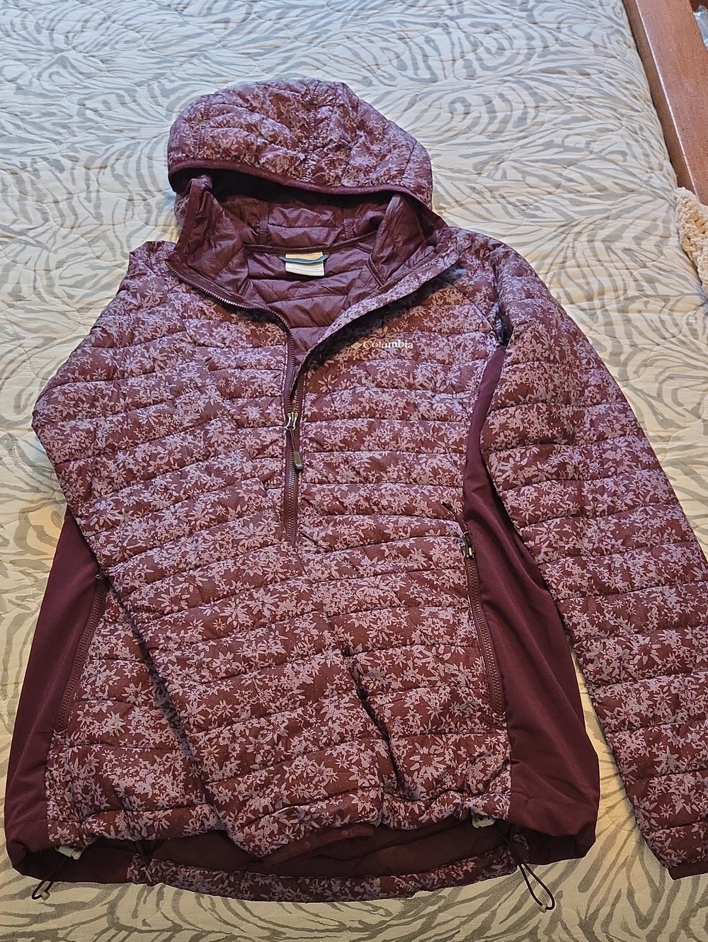 Columbia Women's Plum Floral Quilted Hooded Puffer. Size Medium